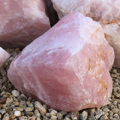 rose quartz rock